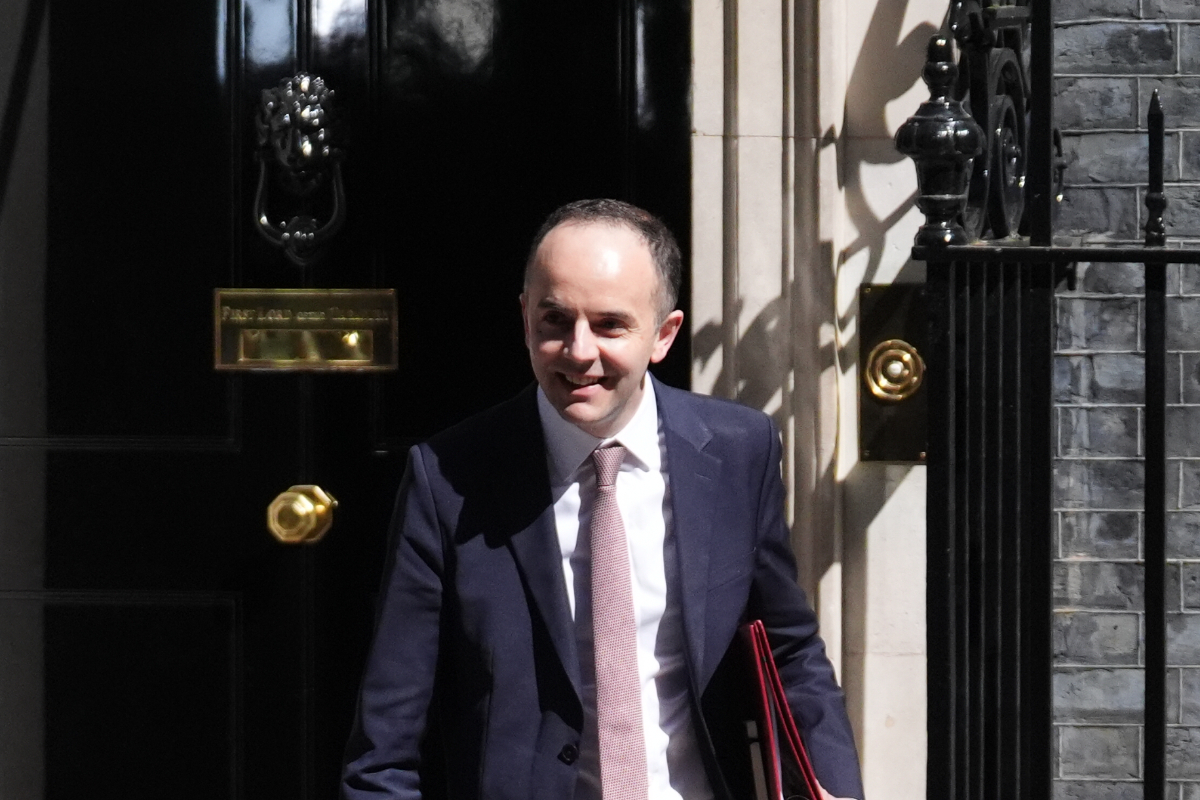 El nuevo ministro de Sanidad británico abandona el dogma trans y admite que ya no diría que «las mujeres trans son mujeres»