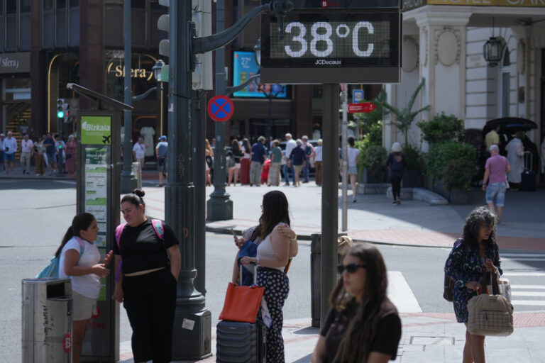 El fracaso de la imposición lingüística: el euskera sólo aparece en el 3,5% de las conversaciones callejeras en Bilbao