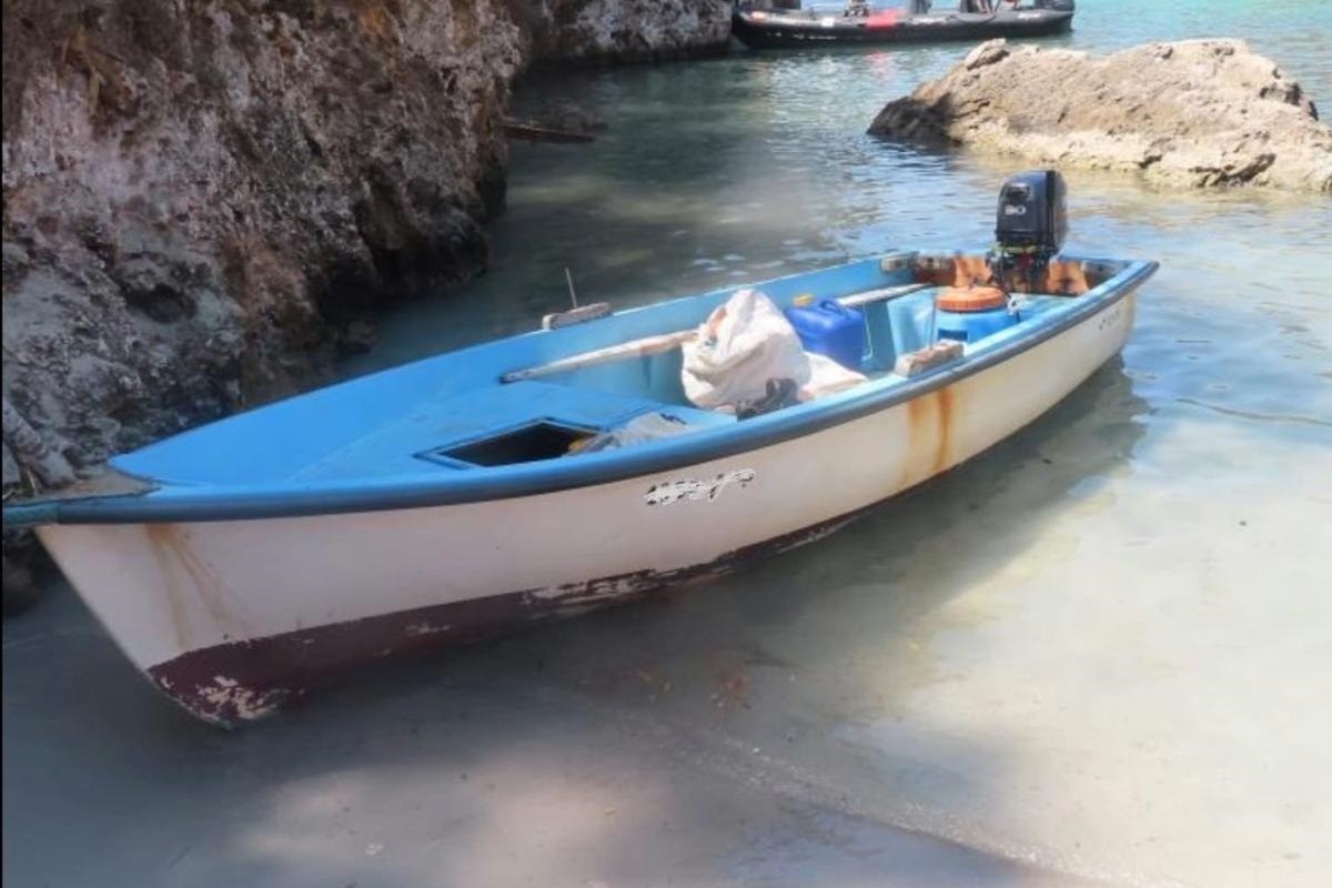 Formentera se ve desbordada por la llegada de pateras y exige al Gobierno que asuma la retirada de 112 embarcaciones ilegales