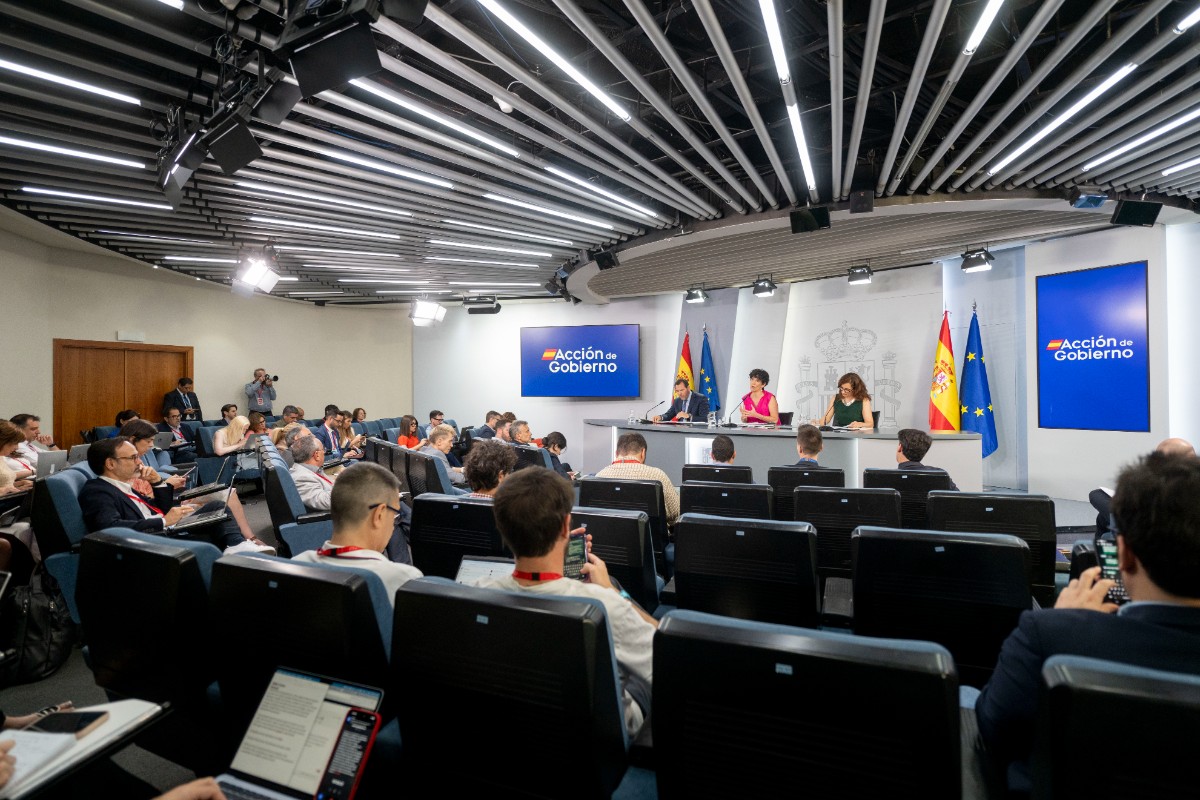 El Gobierno de Sánchez destina otros 833 millones a inmigración sin aprobar nuevos Presupuestos