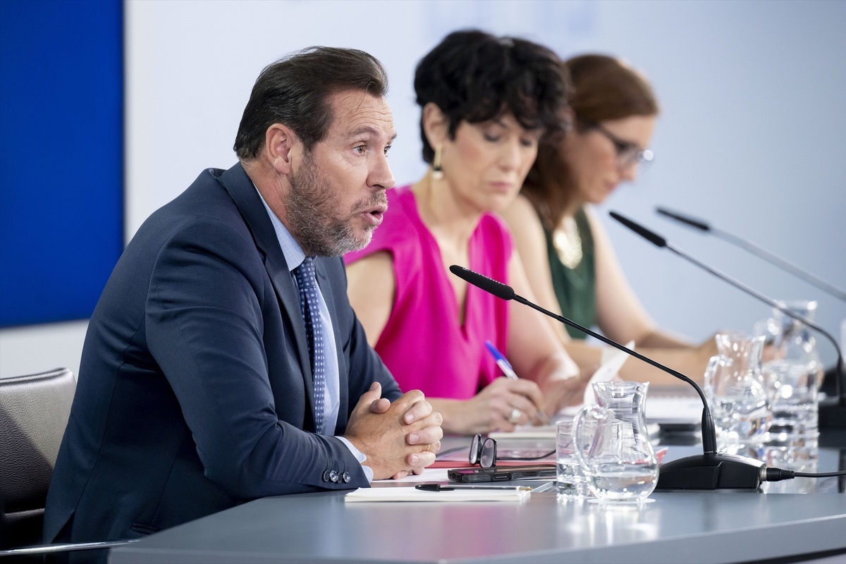 El Gobierno autoriza el gasto de 833 millones para financiar las necesidades «adicionales» en los programas de atención a inmigrantes ilegales
