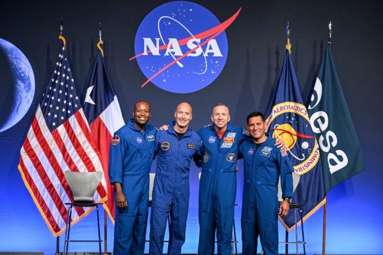 La NASA, obligada a defender a los astronautas de Artemis III tras las críticas por no cumplir con las cuotas de ‘género’: «Están cualificados»