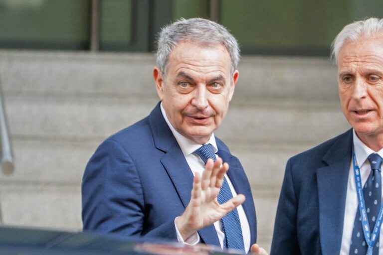 Anticorrupción pide retirar el pasaporte a Zapatero y que comparezca cada 15 días en el juzgado