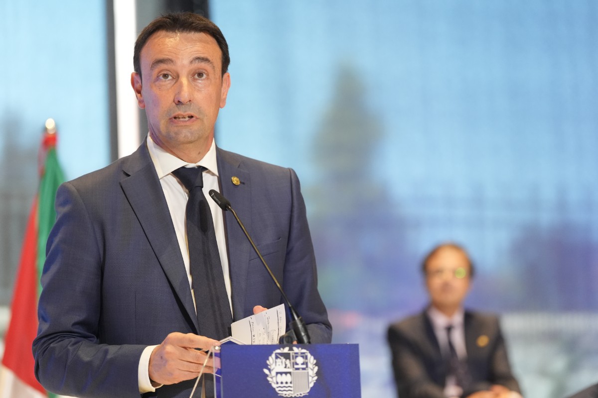 La UCO estrecha el cerco sobre el PNV por los 1.288 mensajes de Leire Díez con el vicelehendakari para favorecer a Tubos Reunidos
