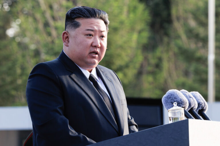 Kim Jong Un, líder comunista de Corea del Norte, anuncia una flota con armas nucleares y lanza una amenaza: «Alcanzaremos niveles inimaginables»