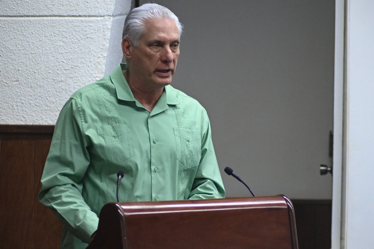 El dictador Díaz-Canel vuelve a reconocer la catástrofe económica de Cuba: «La realidad nos impone cambios urgentes y necesarios»