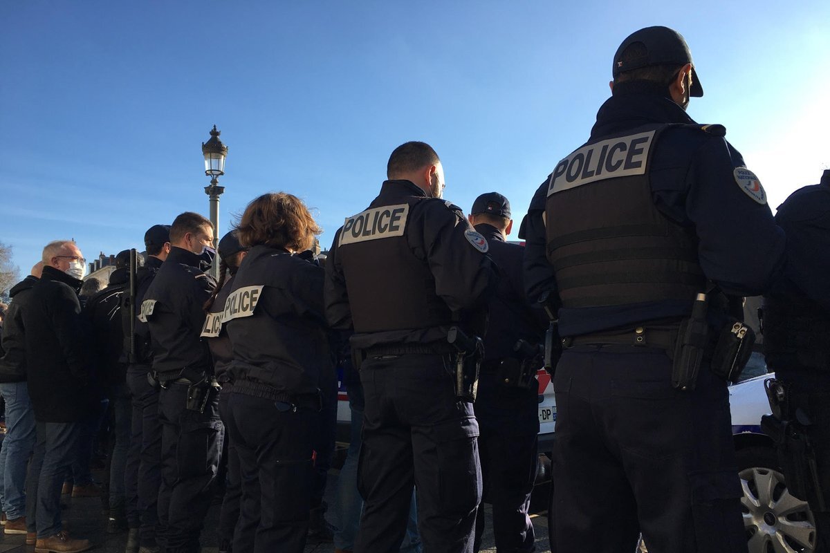 Francia colapsa ante la inmigración masiva: piden a policías que limiten los arrestos ante la saturación de las fiscalías