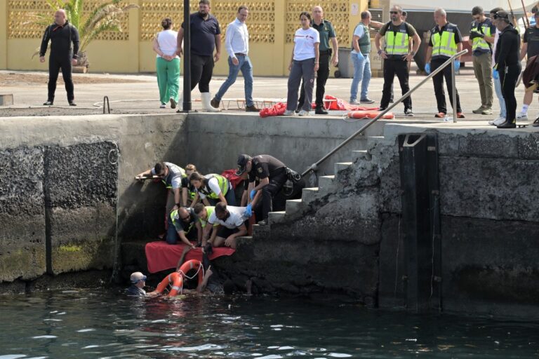 La Justicia activa la devolución y expulsión de 85  inmigrantes tras la llegada de un cayuco con 119 ilegales el pasado martes a El Hierro