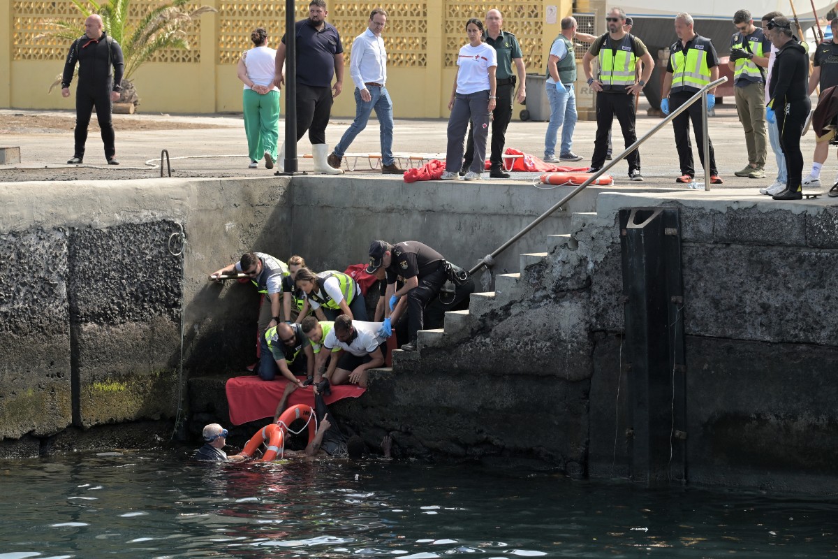 La Justicia activa la devolución y expulsión de 85  inmigrantes tras la llegada de un cayuco con 119 ilegales el pasado martes a El Hierro