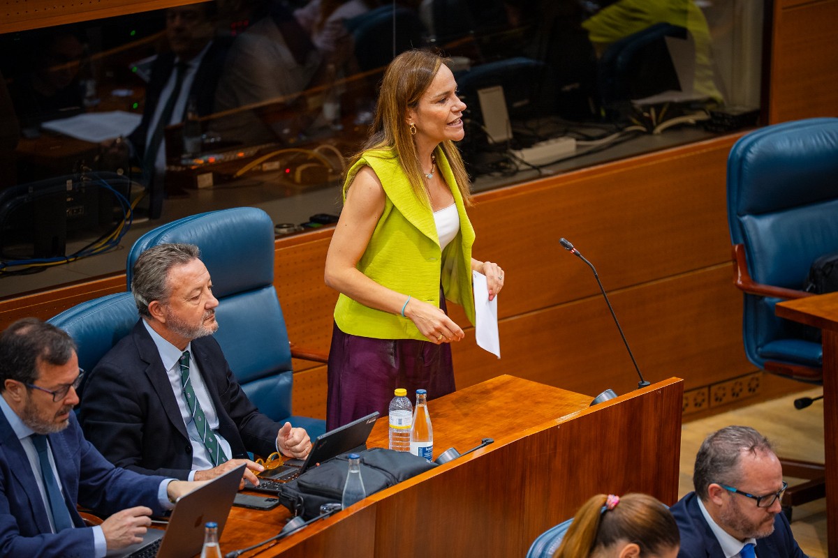Pérez Moñino (VOX) recuerda a Ayuso la lista de sus «prioridades»: proyectos feministas en África y de «resiliencia climática» para mujeres indígenas