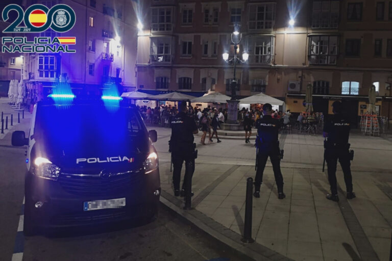 Muere un hombre desangrado tras ser acuchillado en el tórax en el transcurso de una reyerta en la zona de ocio nocturno de Santander