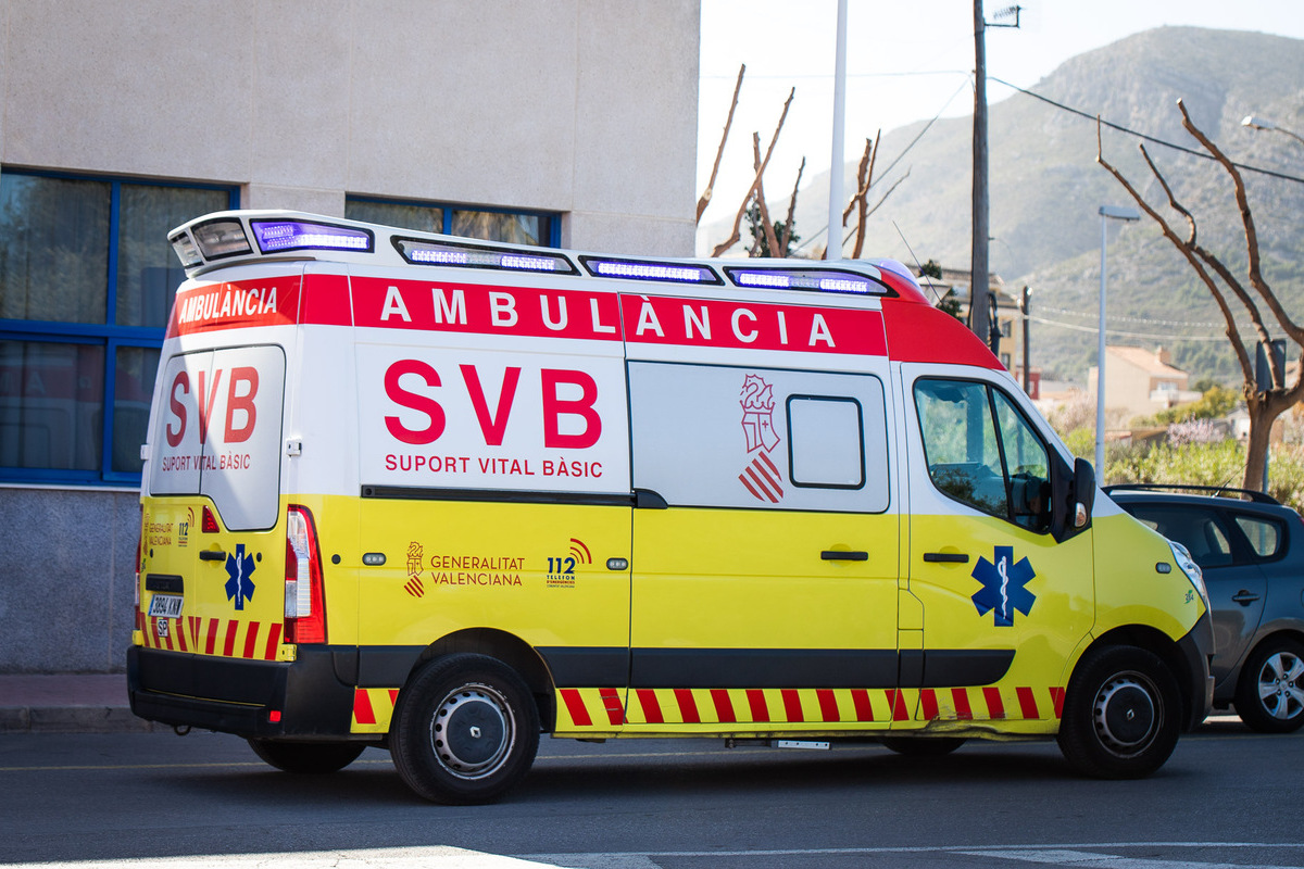 Un inmigrante argelino propina dos puñaladas en el pecho a un policía local en un piso patera en Algemesí (Valencia)