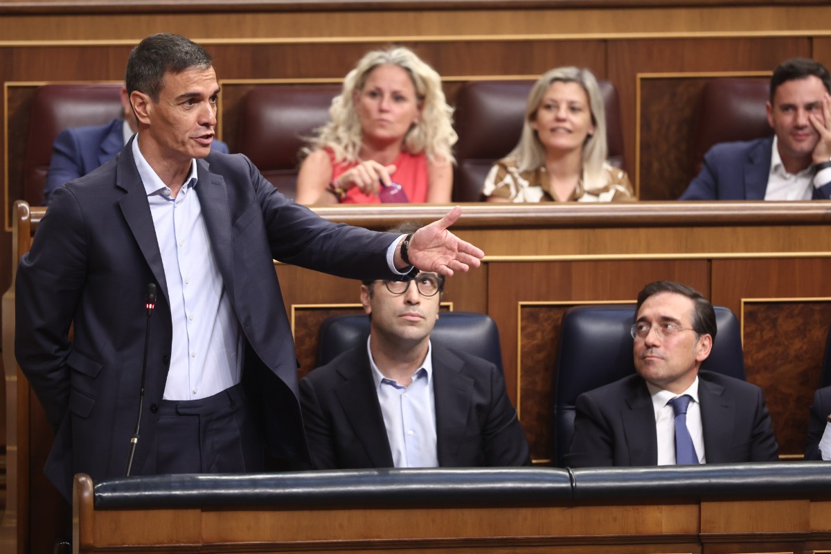 Frontex constata el desplazamiento masivo de inmigrantes ilegales desde el Mediterráneo Central hacia España por el «efecto llamada» del Gobierno de Sánchez