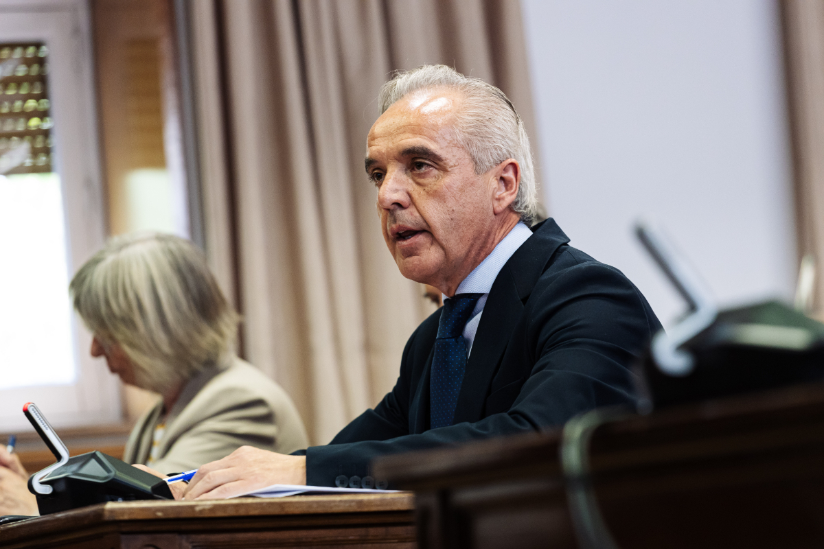 El Supremo abre causa a un senador del PSOE por proponer como jueza de paz a su esposa, también del partido