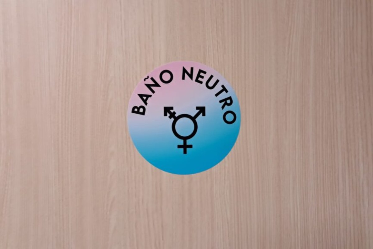 «Mear en paz»: la Universidad Politécnica de Valencia inaugura sus baños trans en favor de la «inclusión»