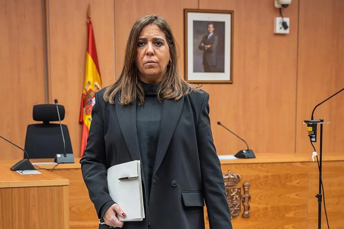 Las cloacas del PSOE usaron la IA para fabricar fotos falsas de la juez que instruye la causa contra David Sánchez al no encontrar nada con lo que atacarla