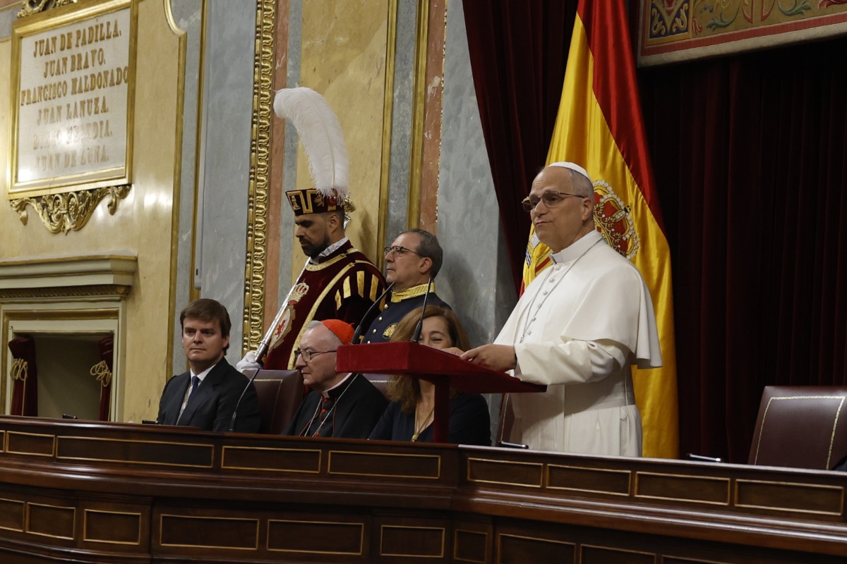 El Papa León XIV condena en el Congreso a las mafias que trafican con inmigrantes ilegales: «Se aprovechan de su desesperación»