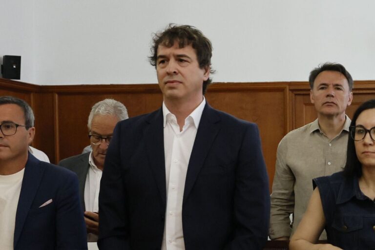 Más de la mitad de los testigos en el juicio al hermano de Sánchez son cargos y militantes del PSOE que se hicieron pasar por independientes