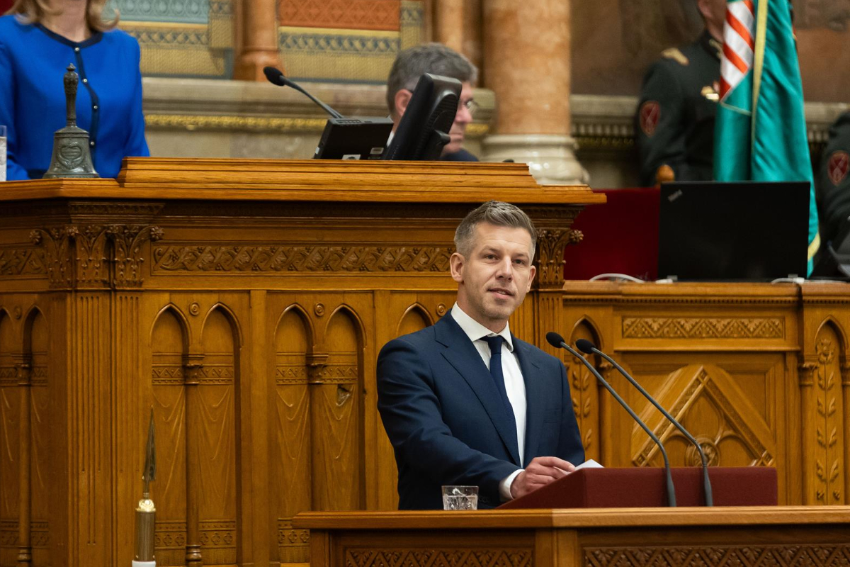 El Gobierno de Magyar en Hungría muestra su temor a Orbán y bloquea su regreso con una reforma constitucional retroactiva