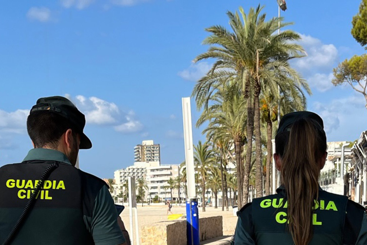 Detenidos dos magrebíes por asaltar a una pareja de turistas y robarles relojes valorados en 200.000 euros en Palmanova (Mallorca)