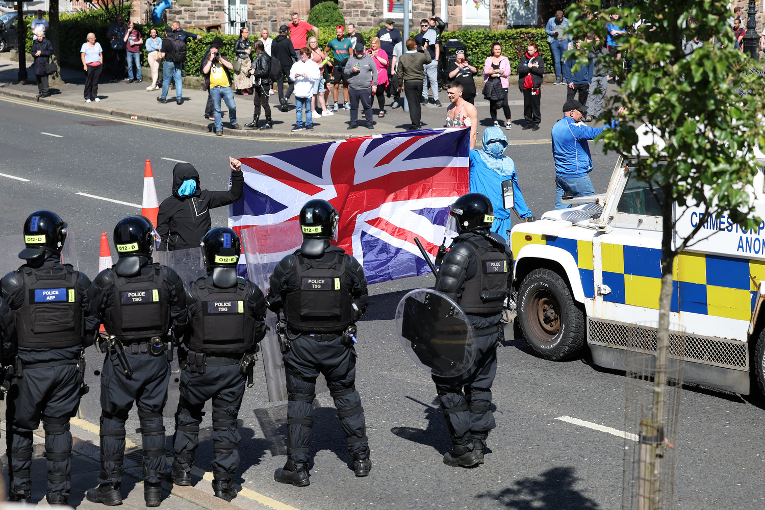 Inmigrantes musulmanes empiezan a abandonar Belfast tras el crimen perpetrado por un sudanés: «No somos bienvenidos»