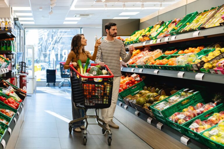 La sequía y el calor amenazan con encarecer aún más los alimentos: la cesta de la compra acumula ya un 40% de subida en el último lustro