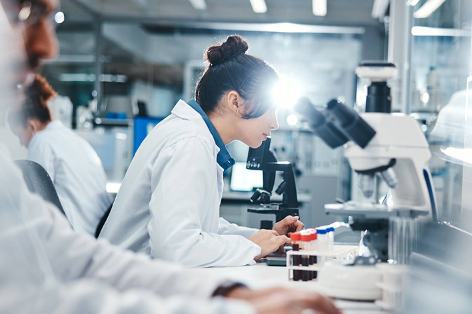 La soberanía farmacéutica europea, en riesgo: crece la dependencia de China e India ante las políticas industriales fallidas de Bruselas