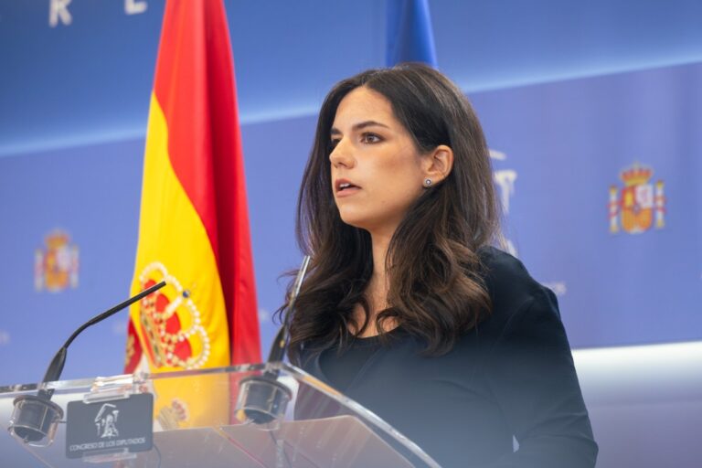 VOX alerta de la saturación y del «estado crítico» de los servicios públicos en España por la inmigración masiva promovida por el Gobierno de Sánchez