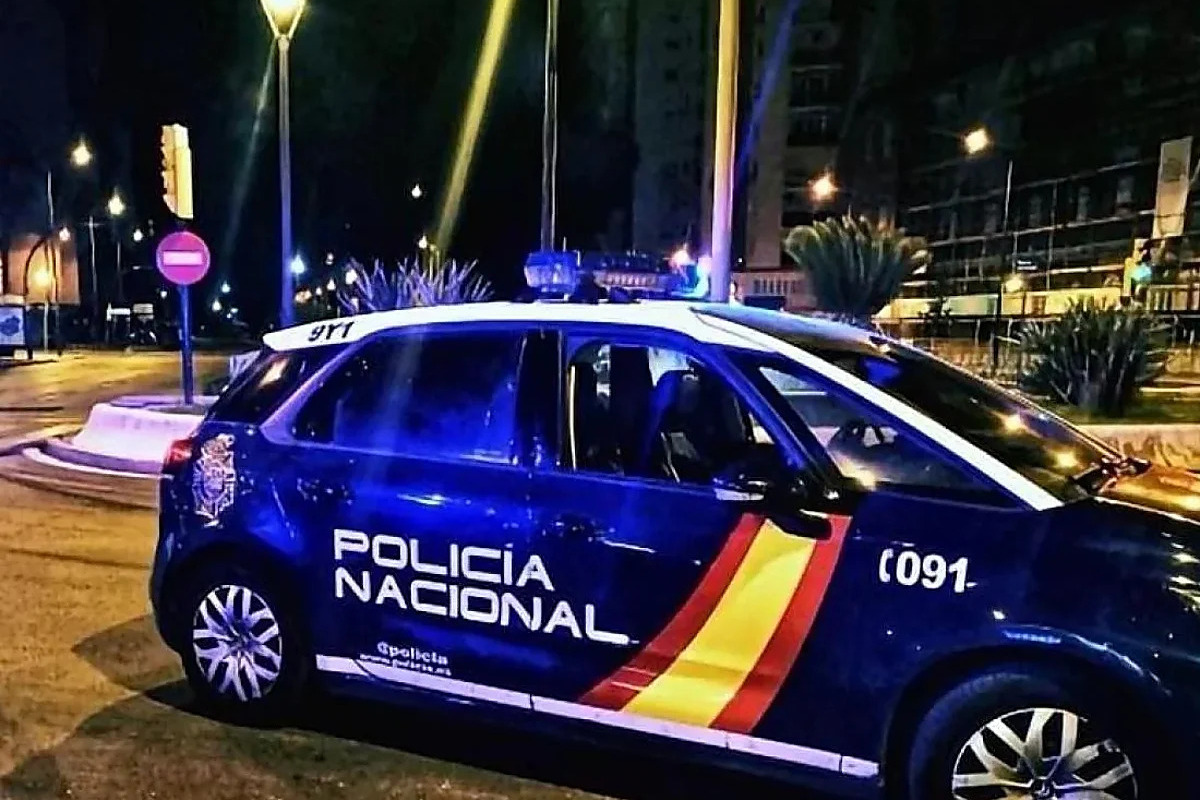 Un inmigrante magrebí deja inconsciente a golpes a una joven que rechazó sus besos a la salida de un local en Málaga