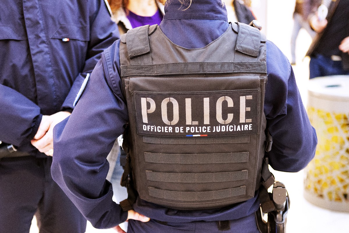 La inmigrante ilegal argelina que asesinó a una niña en París en 2022 se declara insolvente y no pagará la indemnización a la familia