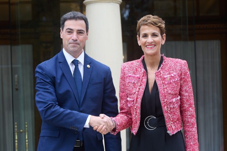 El Gobierno de Chivite gasta casi 800.000 euros en aulas prefabricadas para imponer el euskera en la localidad de Falces (Navarra)