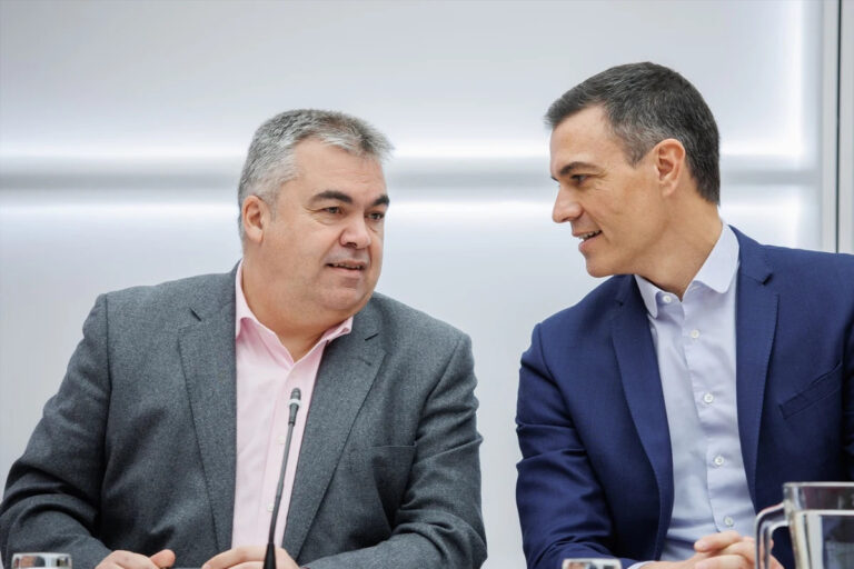 Los papeles de Santos Cerdán hallados bajo llave en Ferraz acercan a Sánchez a la imputación por las cloacas del PSOE