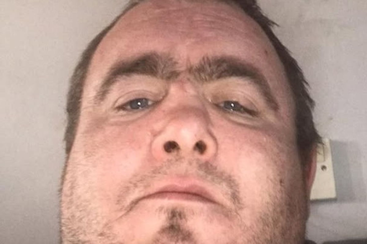 La víctima del ataque con cuchillo en Belfast podría perder la visión en un ojo tras la agresión del inmigrante sudanés