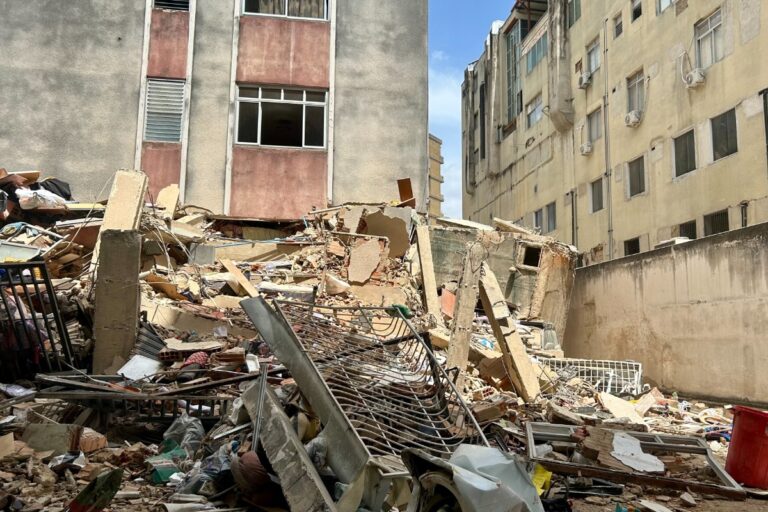 Sin equipos de rescate y con hospitales desbordados: los terremotos colapsan una Venezuela devastada y saqueada por el régimen chavista