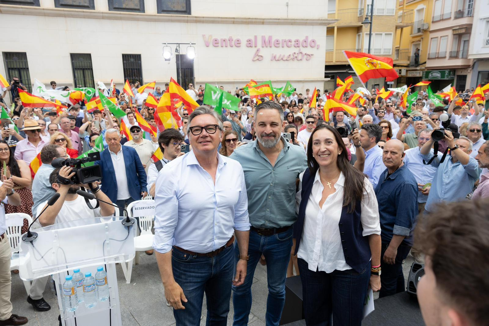 La Junta de Andalucía elimina todas las subvenciones a ONG y asociaciones que favorezcan la inmigración ilegal gracias a VOX