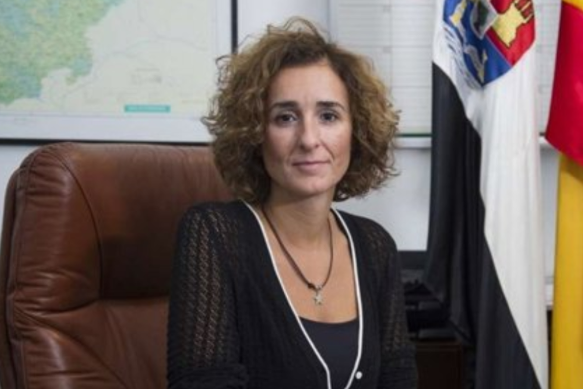 Más corrupción socialista: imputada la presidenta de Enresa y exconsejera extremeña del PSOE por trato de favor a Iberdrola en un parque solar