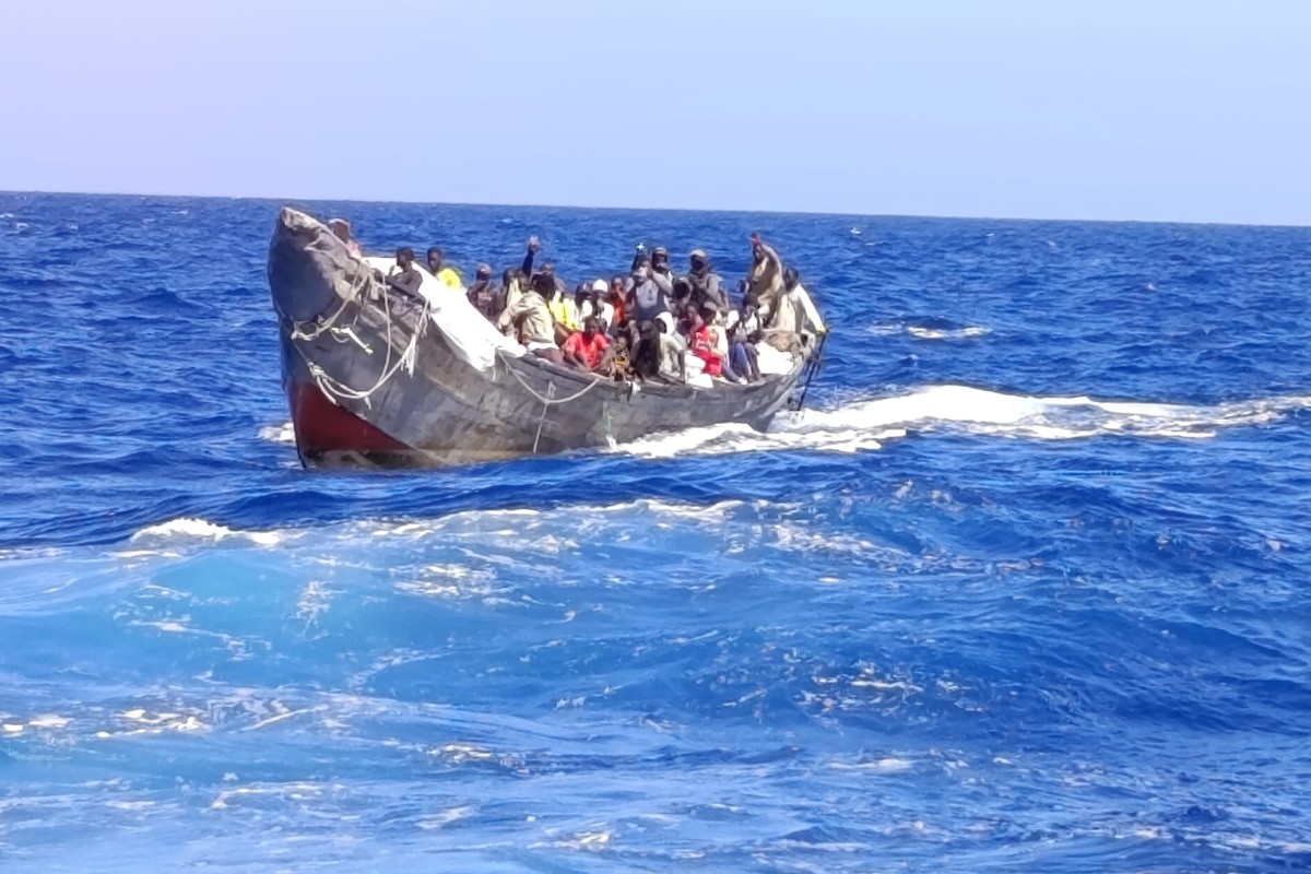 Invasión migratoria: interceptan un cayuco con más de 70 ilegales a 11 millas de La Restinga, en El Hierro