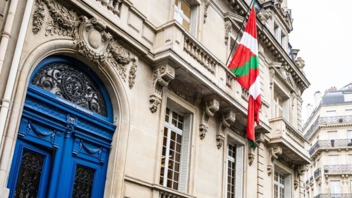 Un informe sostiene que el Gobierno de Sánchez pagó 1,6 millones de más al PNV por inmuebles en Francia cuya propiedad no ha quedado acreditada