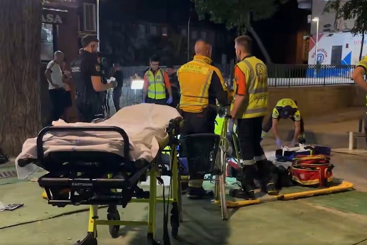 Un joven asesinado y dos menores heridos graves tras una reyerta con machetes entre bandas latinas  en un parque de Madrid