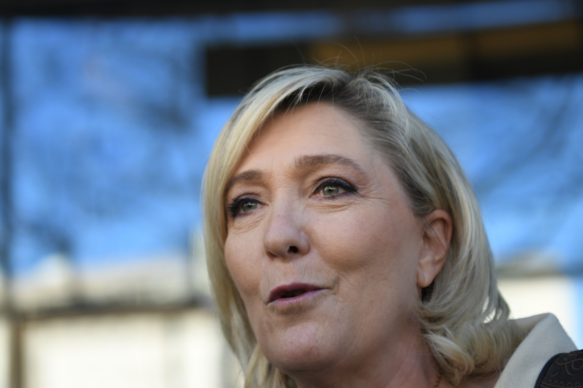 Marine Le Pen podrá arrancar su campaña al Elíseo sin brazalete electrónico tras recurrir su condena