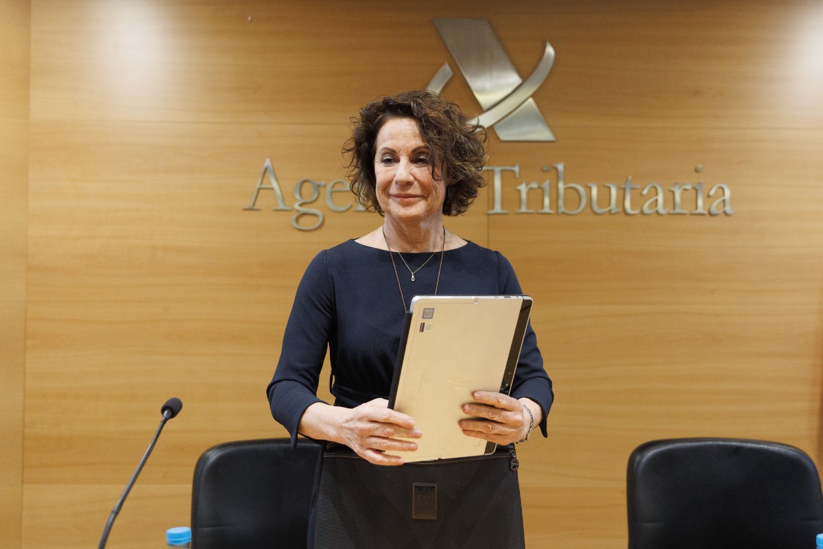 La directora de la Agencia Tributaria deja el cargo en plena tensión por el modelo fiscal catalán y el caso Zapatero