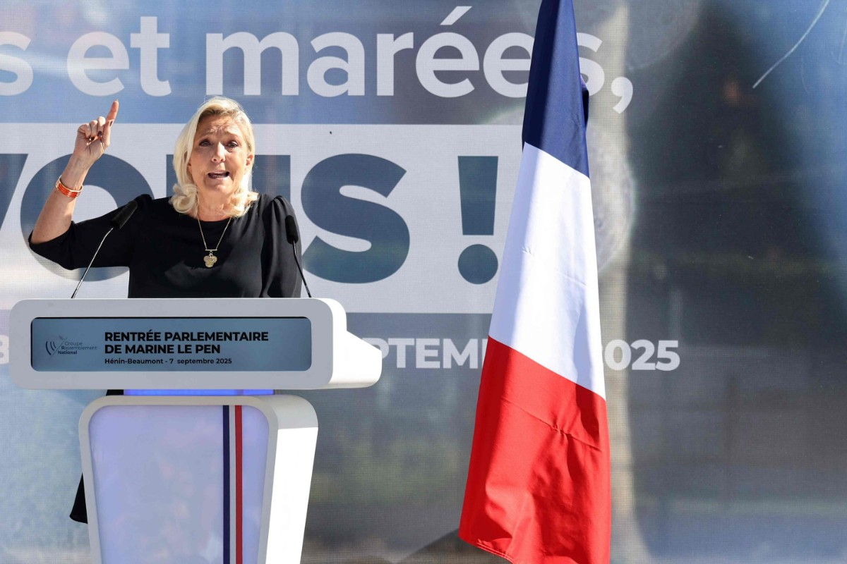 Le Pen arranca la campaña electoral arropada por sus seguidores en el oeste de Francia: «Hay que asumir riesgos para ganar»