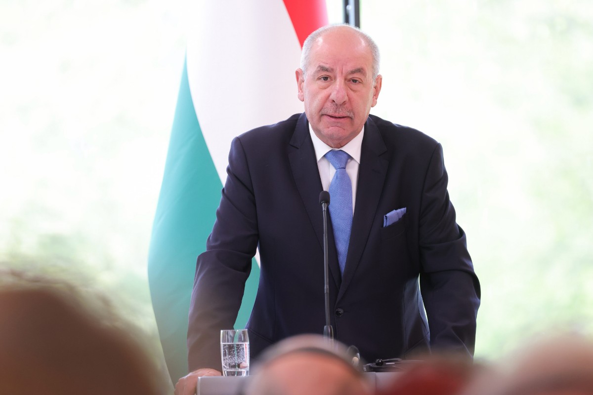 El Parlamento de Hungría aprueba un cambio constitucional que permite la destitución del presidente Tamás Sulyok, cercano a Orbán