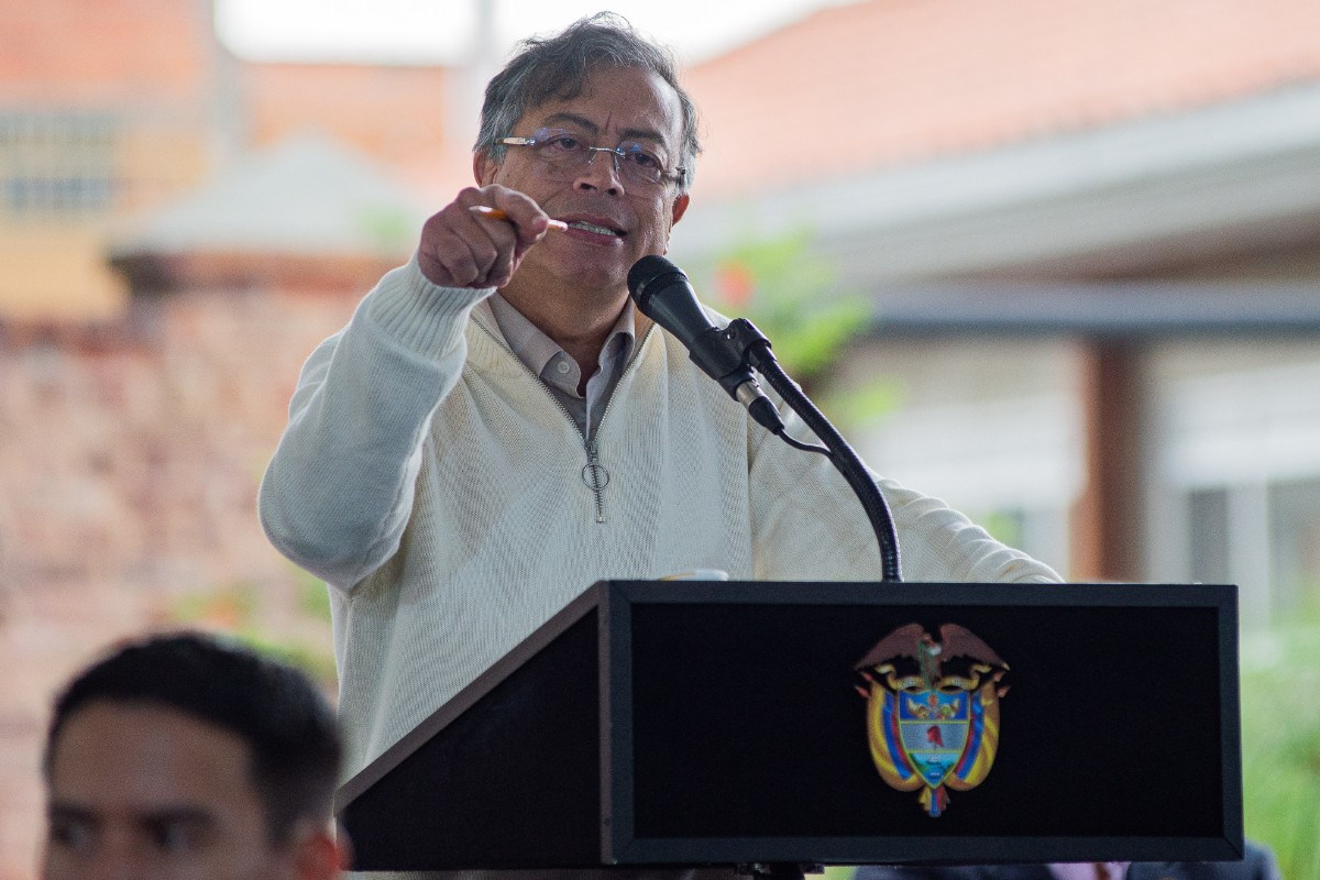 Petro se declara «jefe de la oposición» al patriota De la Espriella durante la instalación del Congreso en Colombia