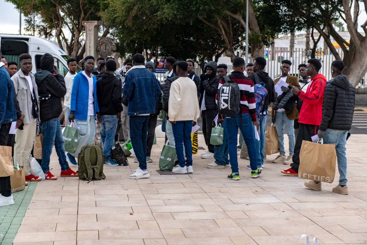 Más de 3.000 personas esperan en las playas de Marruecos para entrar ilegalmente a nado en Ceuta