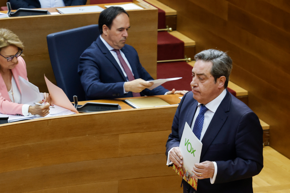 VOX exige prioridad nacional en vivienda y ayudas públicas, y una política migratoria más firme en la ley de acompañamiento valenciana