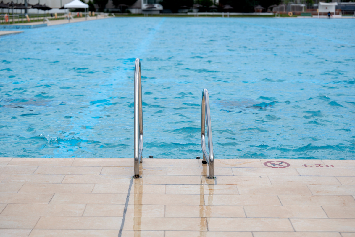 Un hombre apátrida de 28 años acosa sexualmente a tres personas en una piscina de Múnich, entre ellas dos niñas de 2 y 7 años, y es puesto en libertad