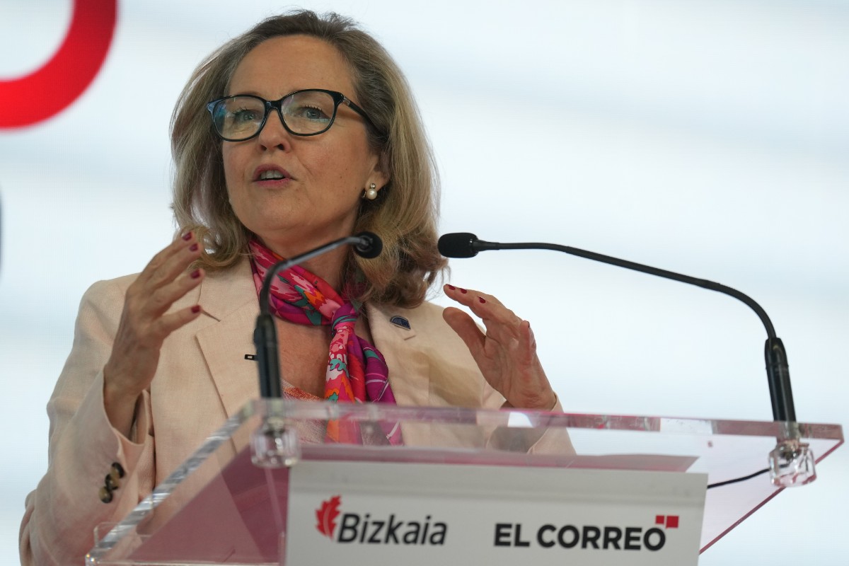 El Banco Europeo de Inversiones financia con 365 millones de euros la mejora en los trenes y las carreteras de Marruecos