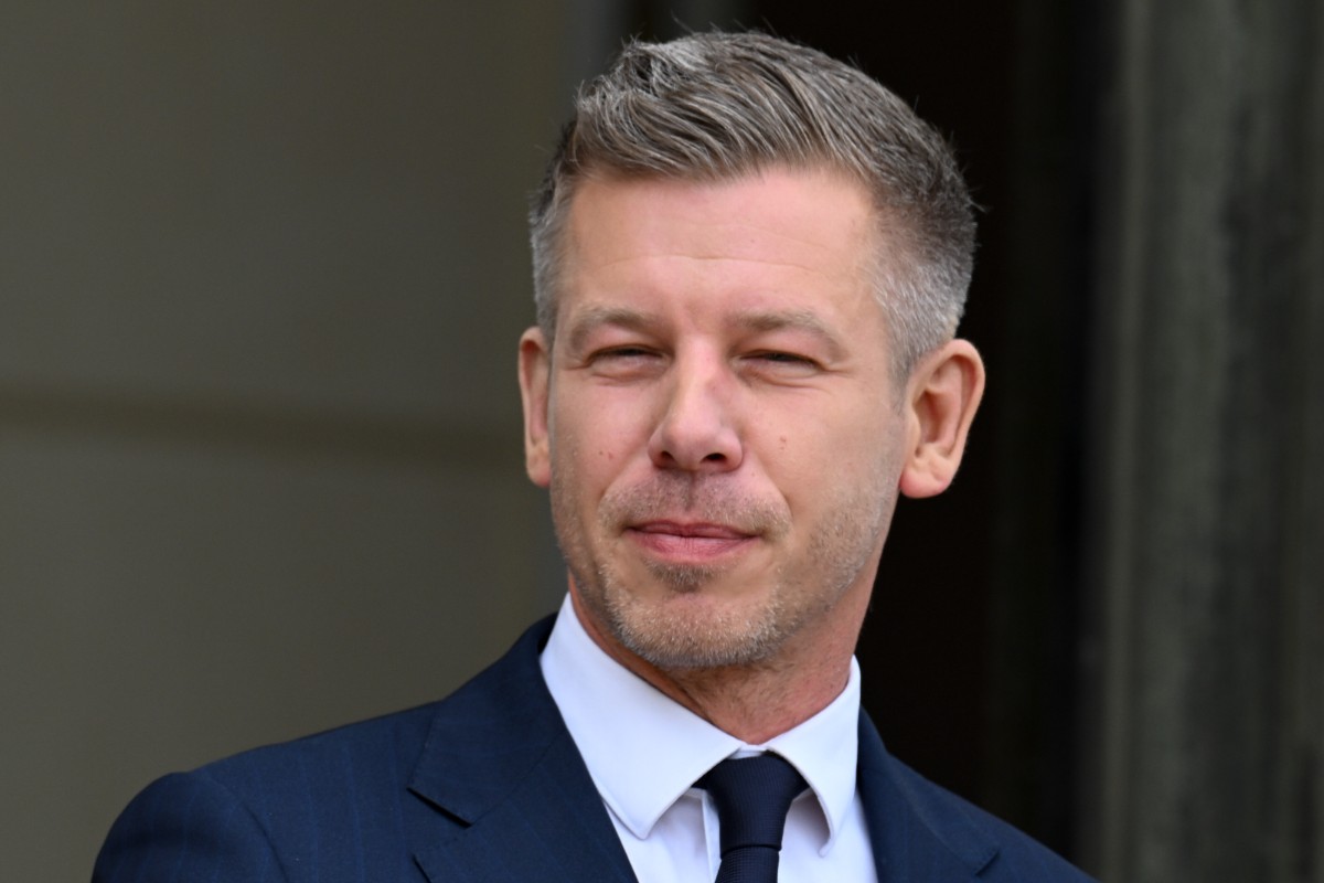 La deriva autoritaria de Péter Magyar hunde diez puntos su valoración y permite a Orbán recuperar terreno