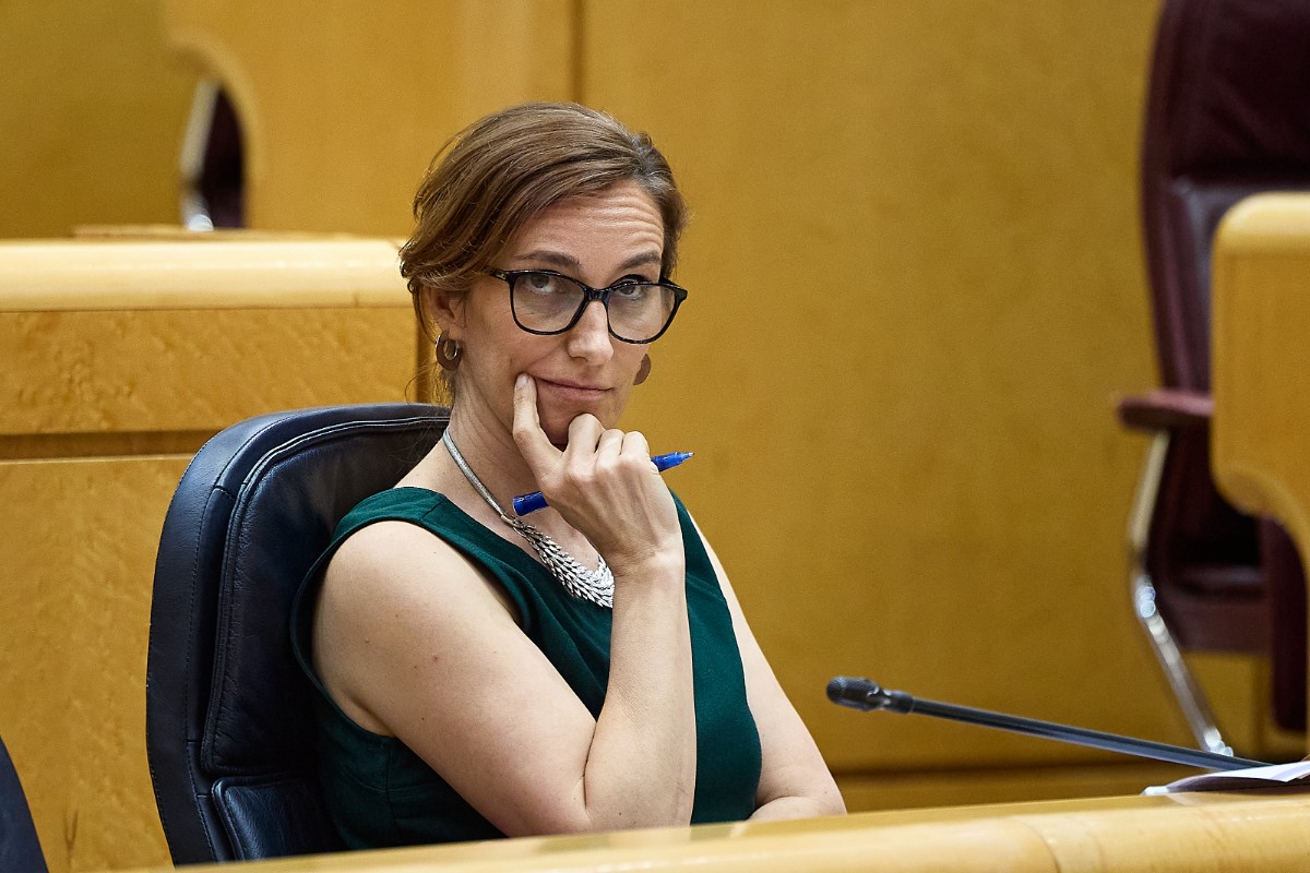 Los neurólogos cargan contra la ministra Mónica García por excluir de la financiación pública dos nuevos fármacos contra el Alzheimer